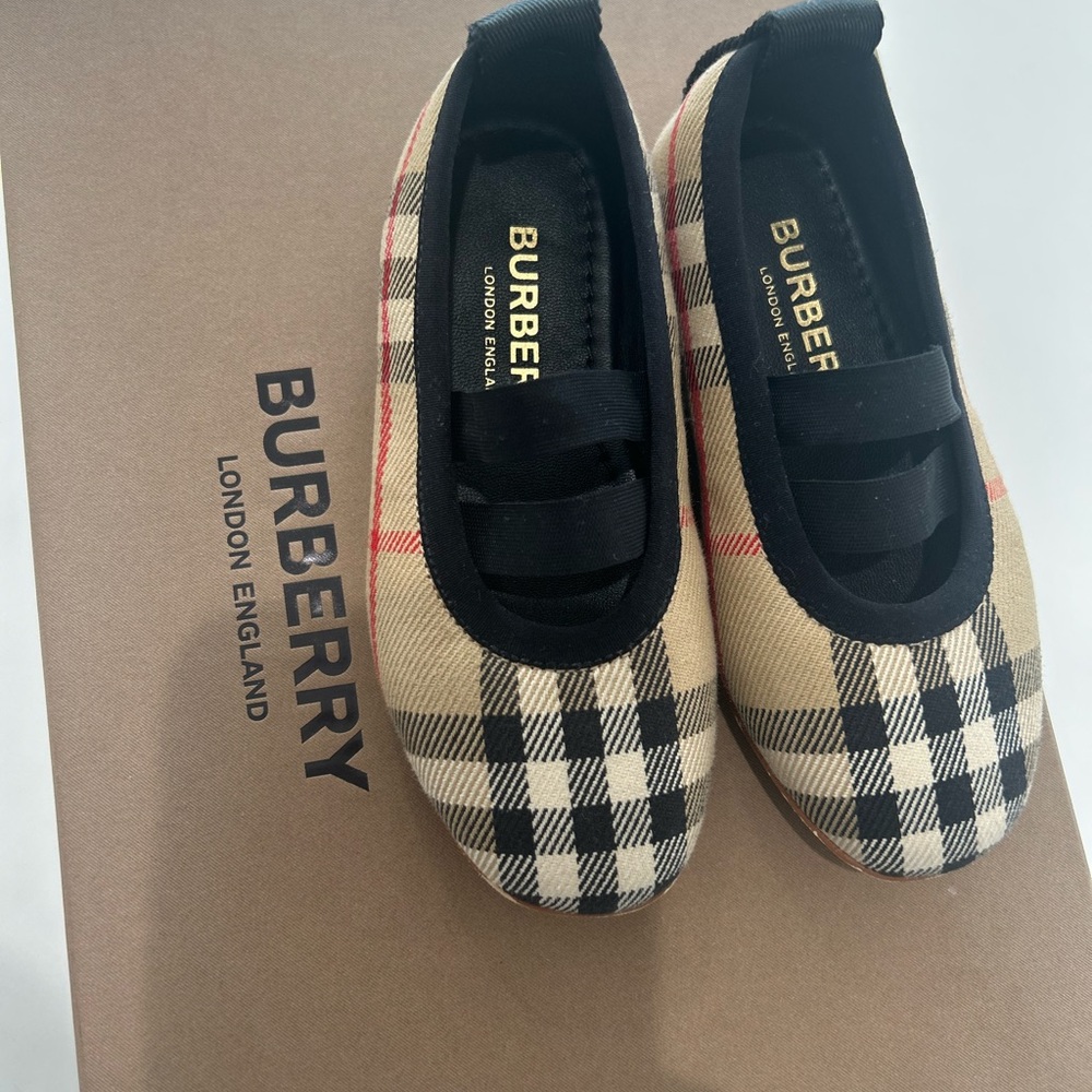 SOLD ❗❗❗Toddler Girls Burberry Checkered Ballet Flats - Euro 23